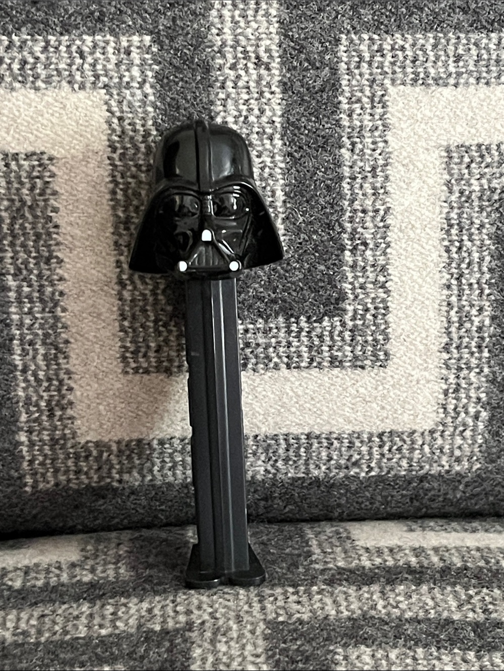 Vintage Star Wars Darth Vader Black PEZ Candy Dispenser - Kids Toy